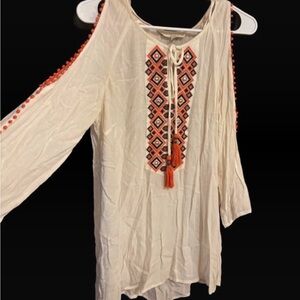 Boho top with arm cut design